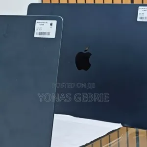 Photo - New Laptop Apple MacBook Air 2025 M4 13-Inch 16GB Apple M4 SSD 256GB