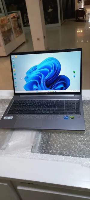 New Laptop HP ZBook Power G9 I7 16GB Intel Core I7 SSD 512GB