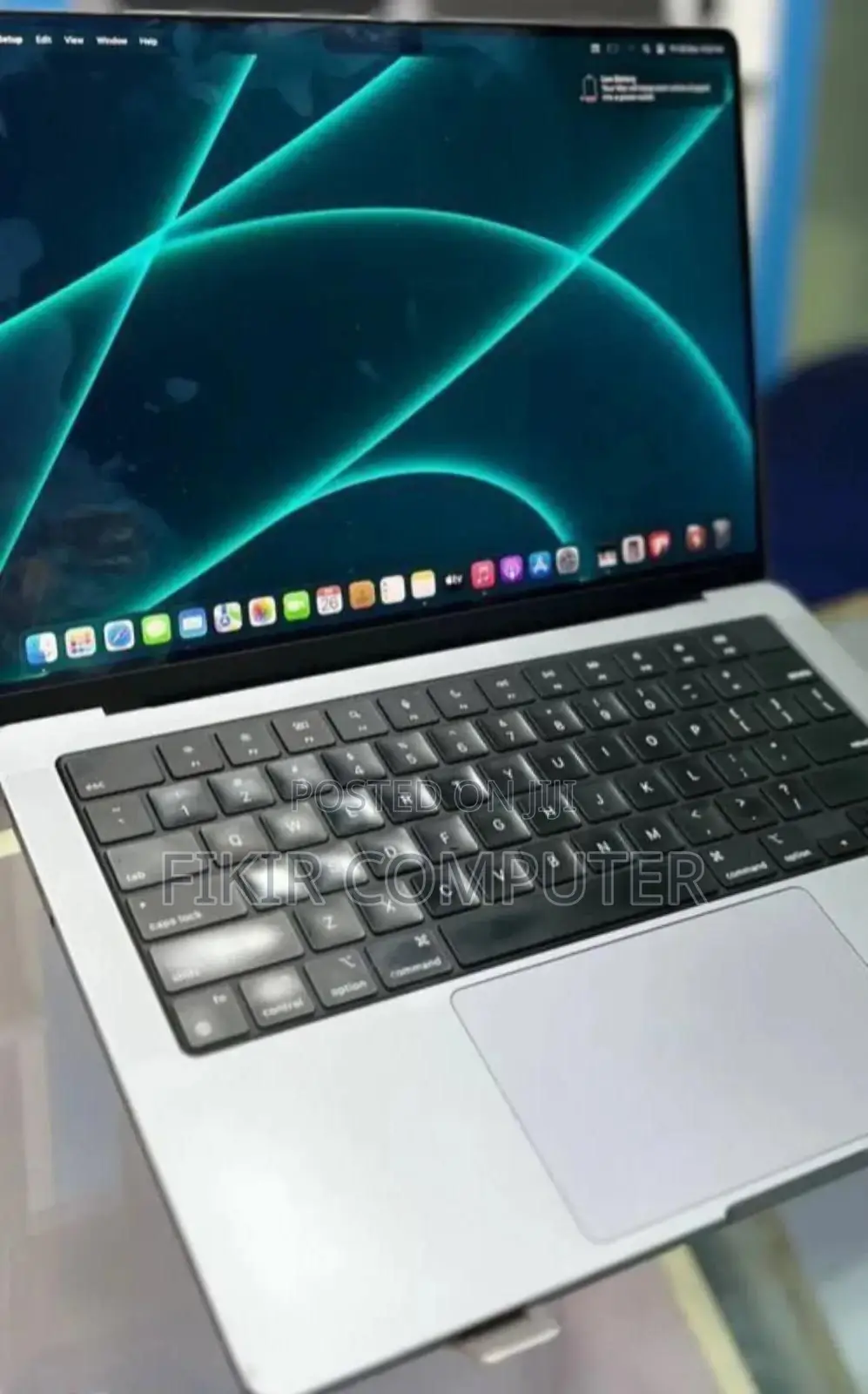 New Laptop Apple MacBook Pro M1 32GB Apple M1 Pro SSD 1T