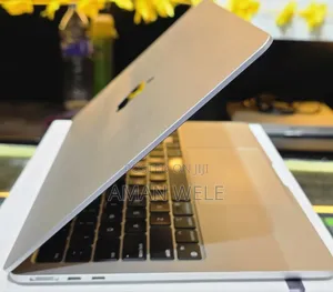 New Laptop Apple MacBook Air 2022 M2 16GB Apple M2 SSD 256GB