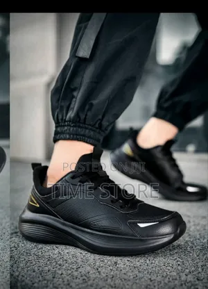 Photo - Unisex Casual Lightweight Comfortable Low-top Lace-up Walking Sneakers