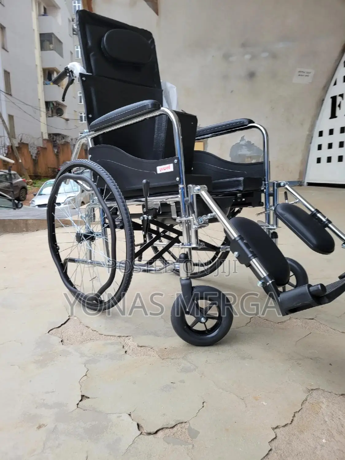 Wheelchair/Comfortable Inclination頗三adjustable Backrest Wheelchair