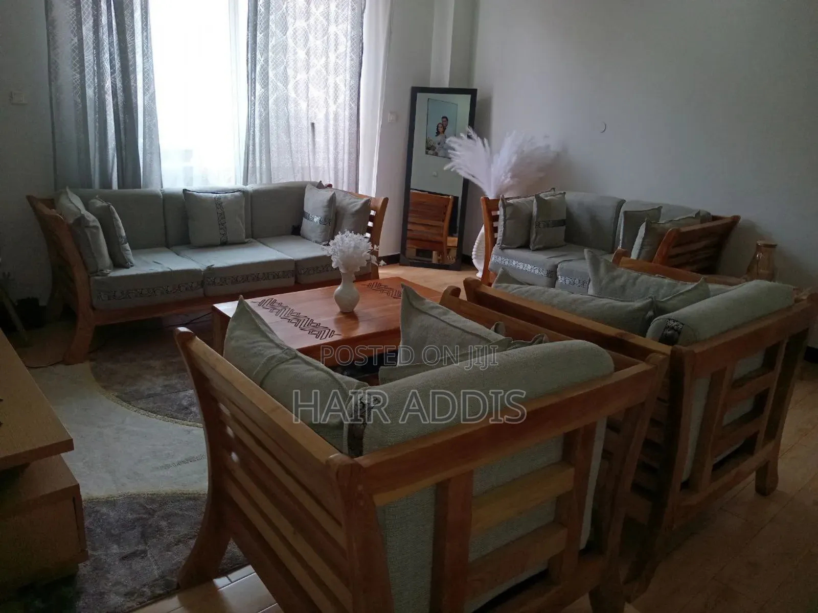 Wanza Sofa With Centre Table