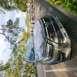 Photo - Toyota Hilux 2022 Gold