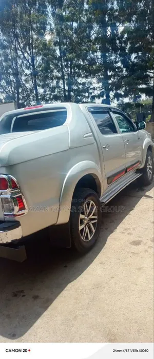 Toyota Hilux 2013 Gray