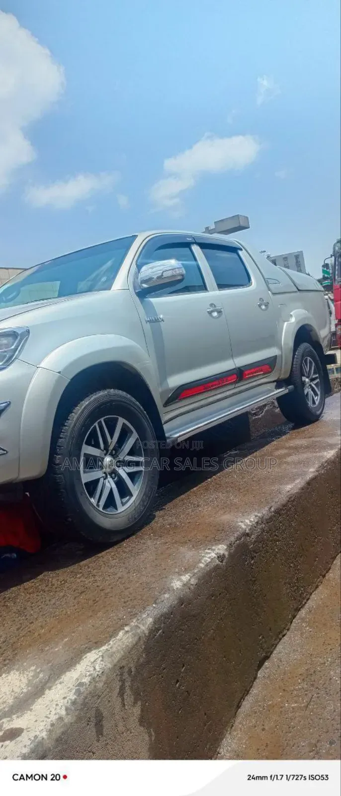 Toyota Hilux 2013 Gray