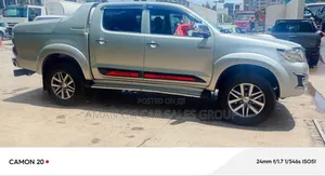 Toyota Hilux 2013 Gray
