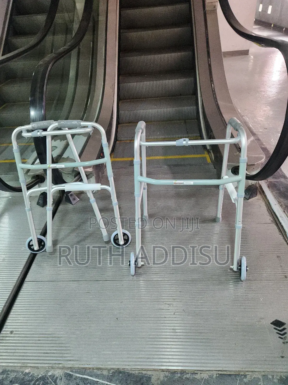 Medical Walker寄來foldable Almunium Walker軍方brand New Walker肋啊walking