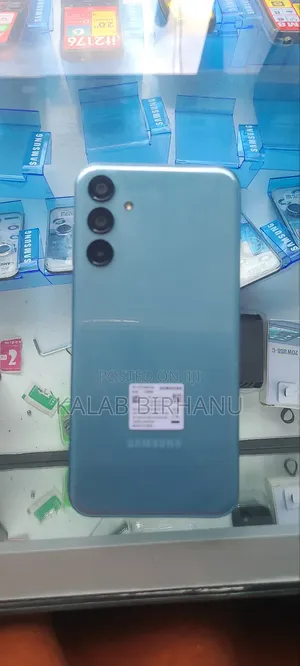 Photo - New Samsung Galaxy M15 128 GB Gray