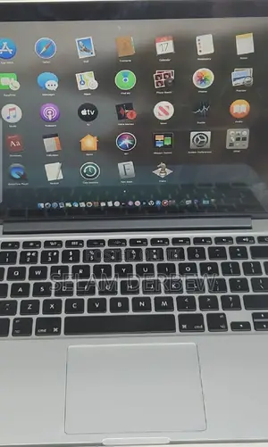 New Laptop Apple MacBook Pro 2015 8GB Intel Core I5 SSD 256GB