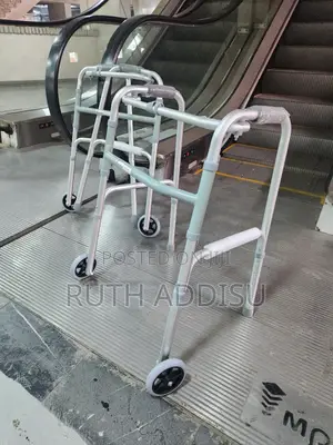 Photo - Walker Medical Walker輕鬆almunium Walker廟會framed Stable Alker蝨我walking