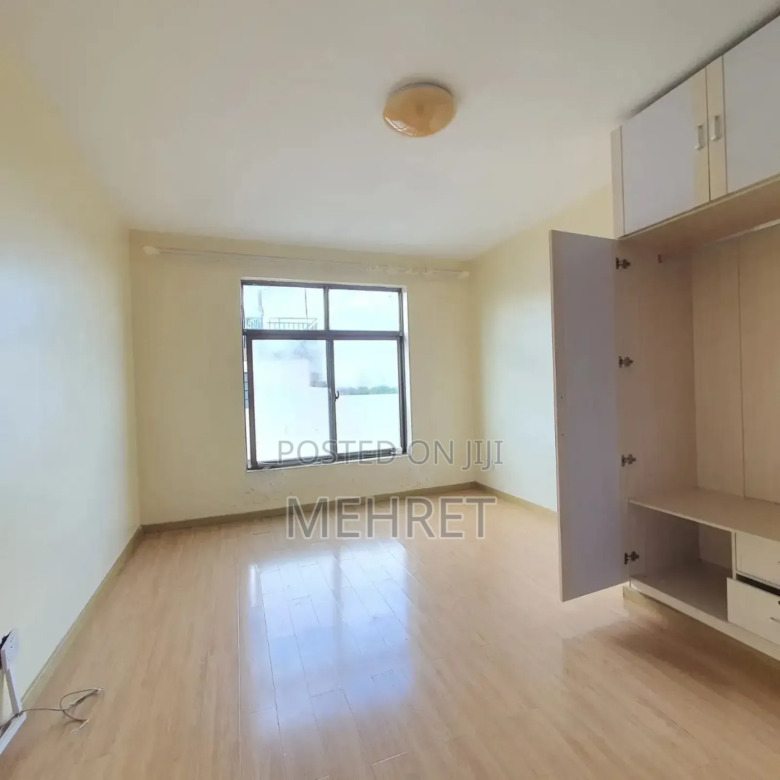 1bdrm Apartment In ጃምቦ, Arada For Sale