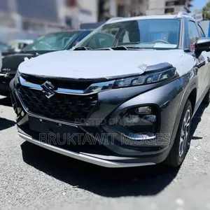 Photo - New Suzuki Fronx 2025 Gray