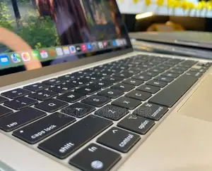 New Laptop Apple MacBook Air 2022 M2 16GB Apple M3 SSD 512GB