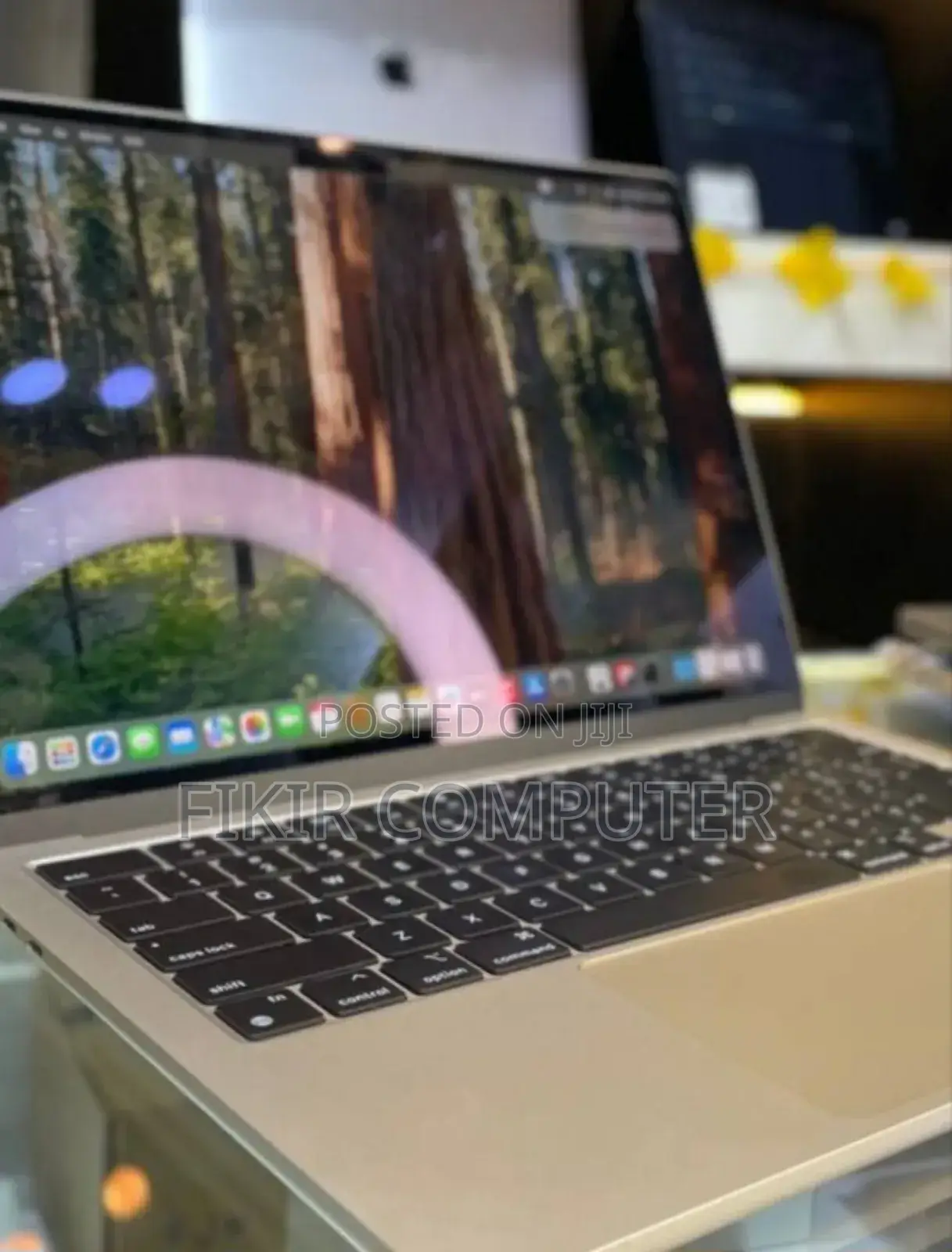 New Laptop Apple MacBook Air 2022 M2 16GB Apple M3 SSD 512GB