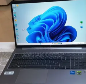 Photo - New Laptop HP 16GB Intel Core I5 SSD 512GB