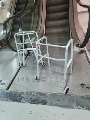 Photo - Foldable Walker朱我medical Walker肢啊almunium Walker胺你heavy Duty Walker