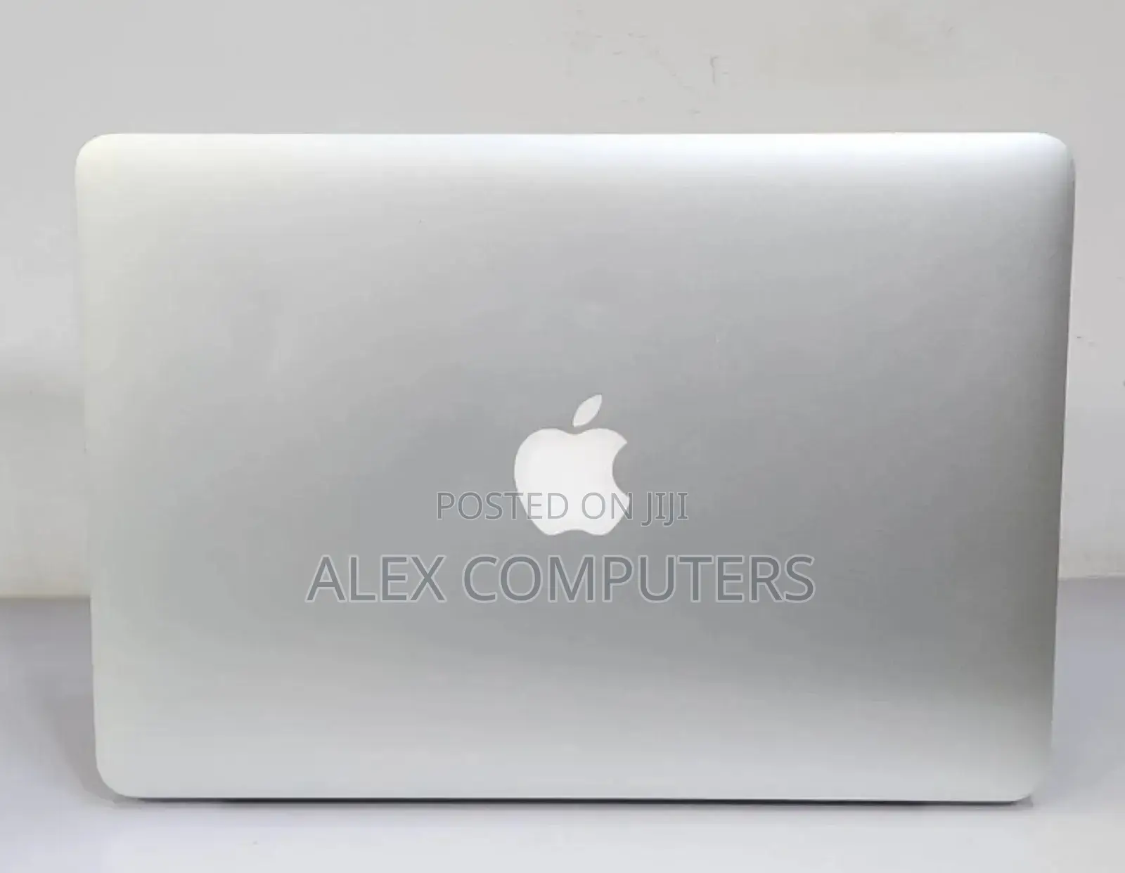 New Laptop Apple MacBook 2015 8GB Intel Core I5 SSD 256GB