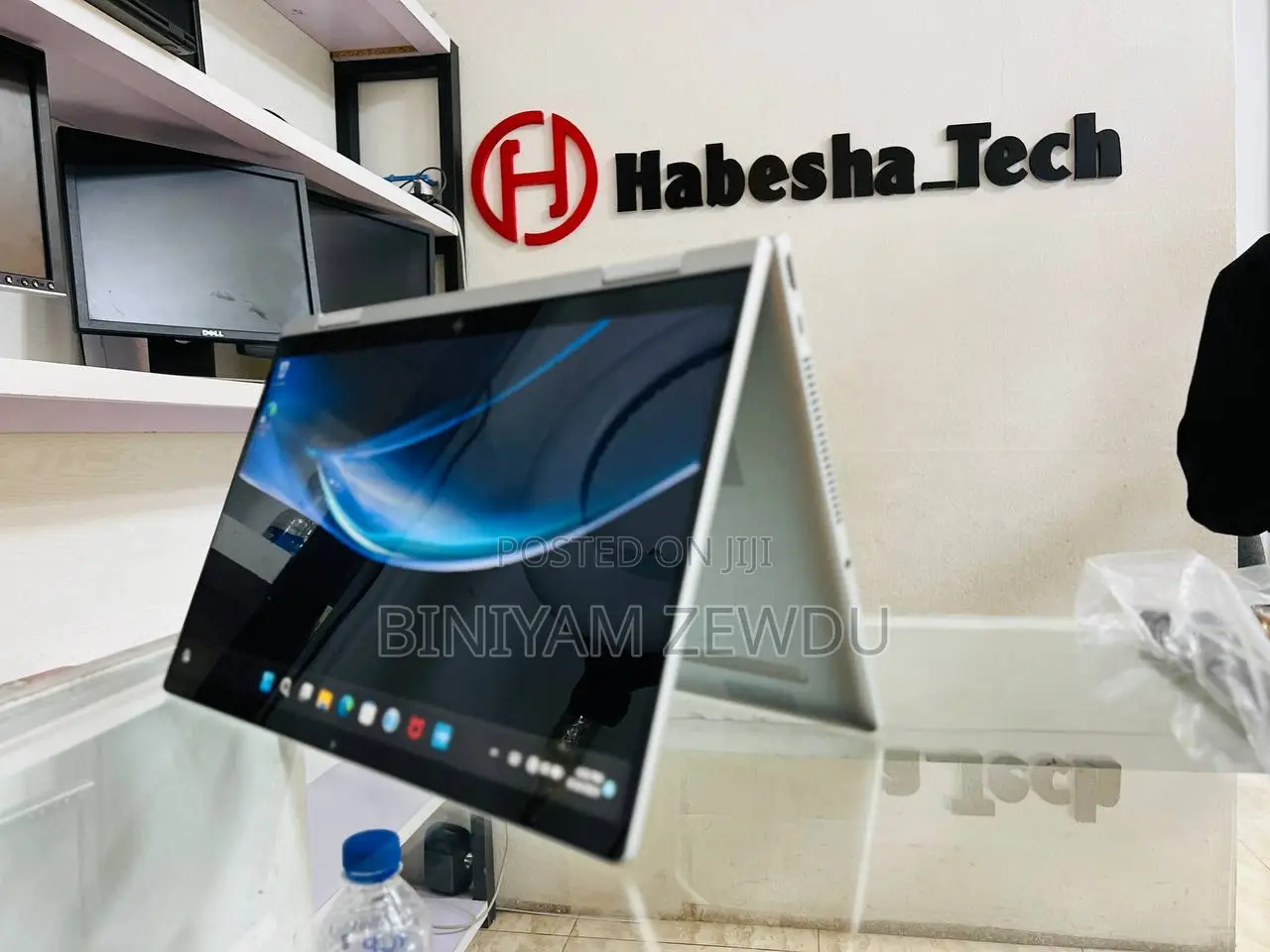 New Laptop HP Envy X360 8GB Intel Core I5 SSD 1T