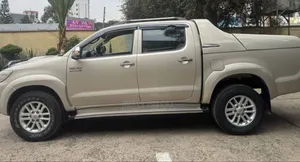 Toyota Hilux 2014 Silver