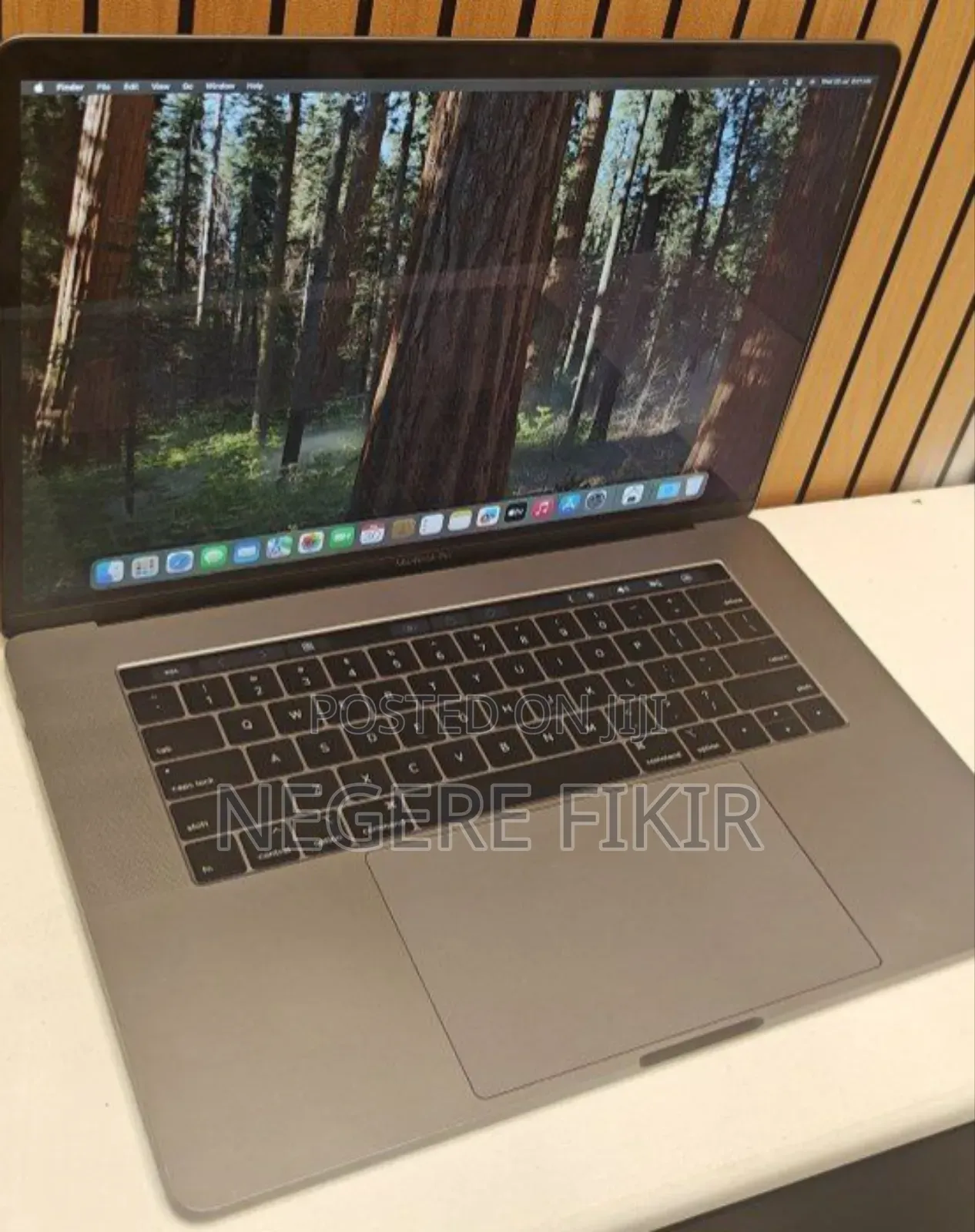 New Laptop Apple MacBook Pro 2019 16GB Intel Core I9 SSD 512GB