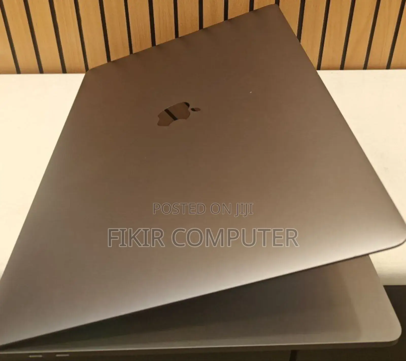New Laptop Apple MacBook Pro 2019 16GB Intel Core I9 SSD 512GB
