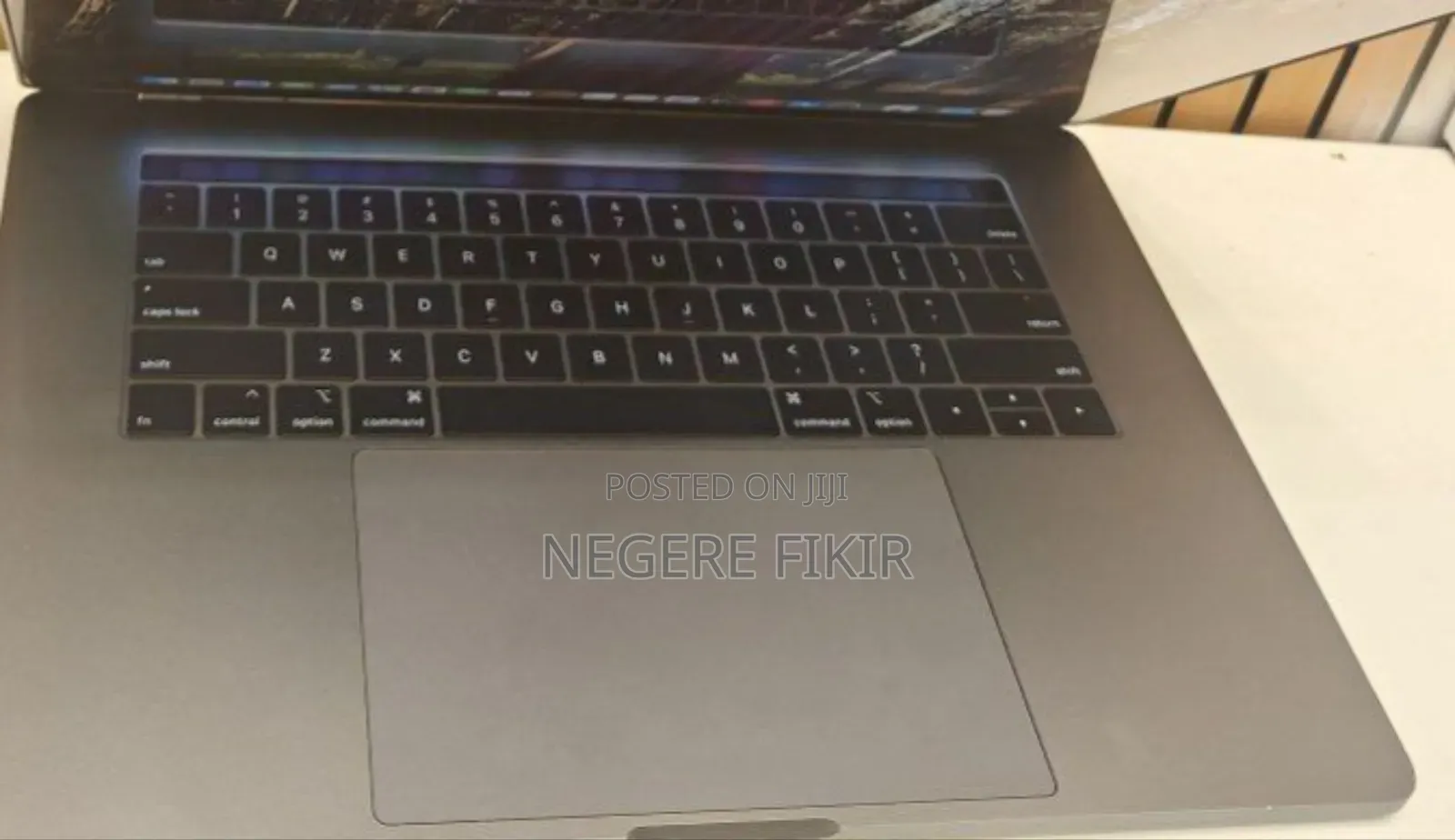 New Laptop Apple MacBook Pro 2019 16GB Intel Core I9 SSD 512GB