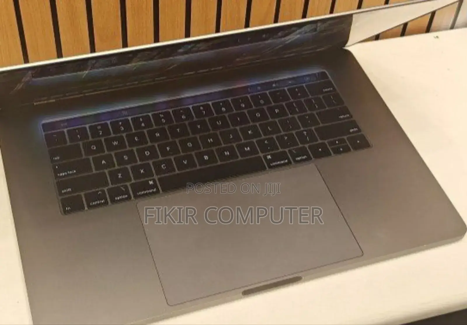 New Laptop Apple MacBook Pro 2019 16GB Intel Core I9 SSD 512GB