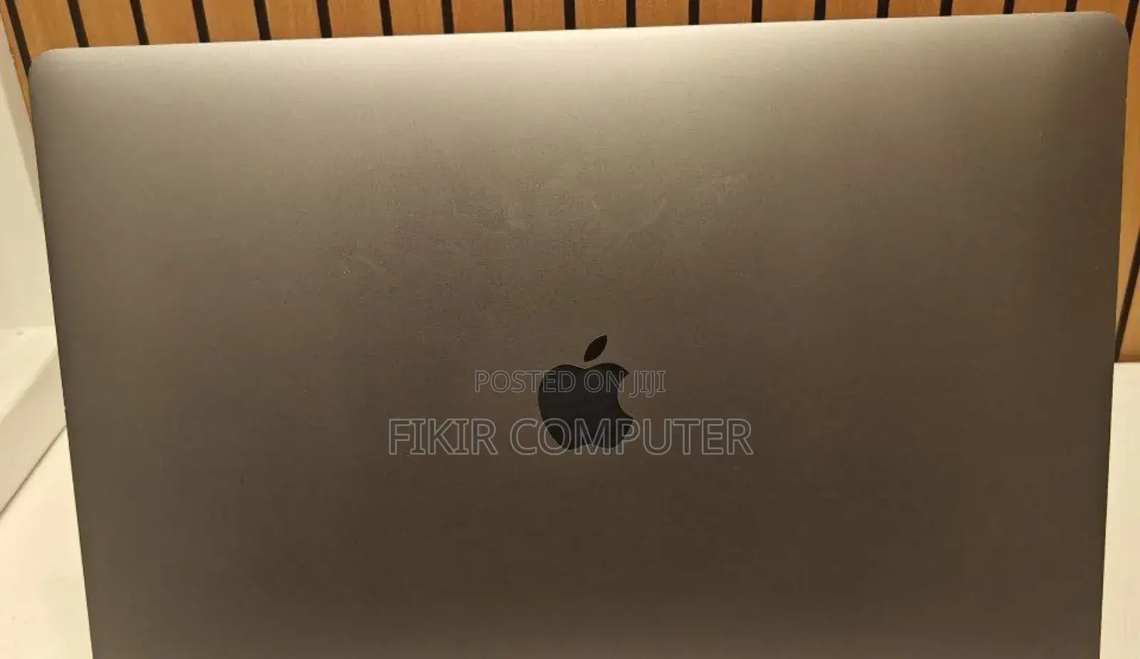 New Laptop Apple MacBook Pro 2019 16GB Intel Core I9 SSD 512GB