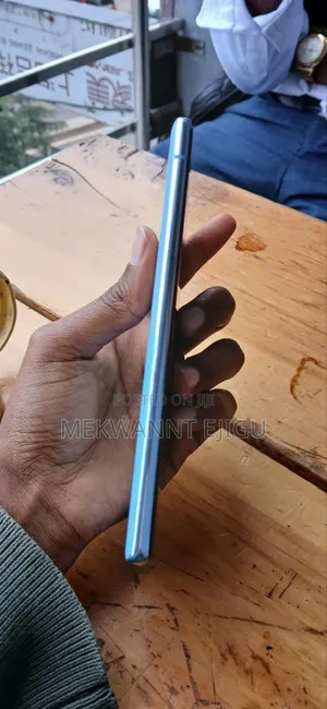 New Samsung Galaxy A71 5G 128 GB Blue