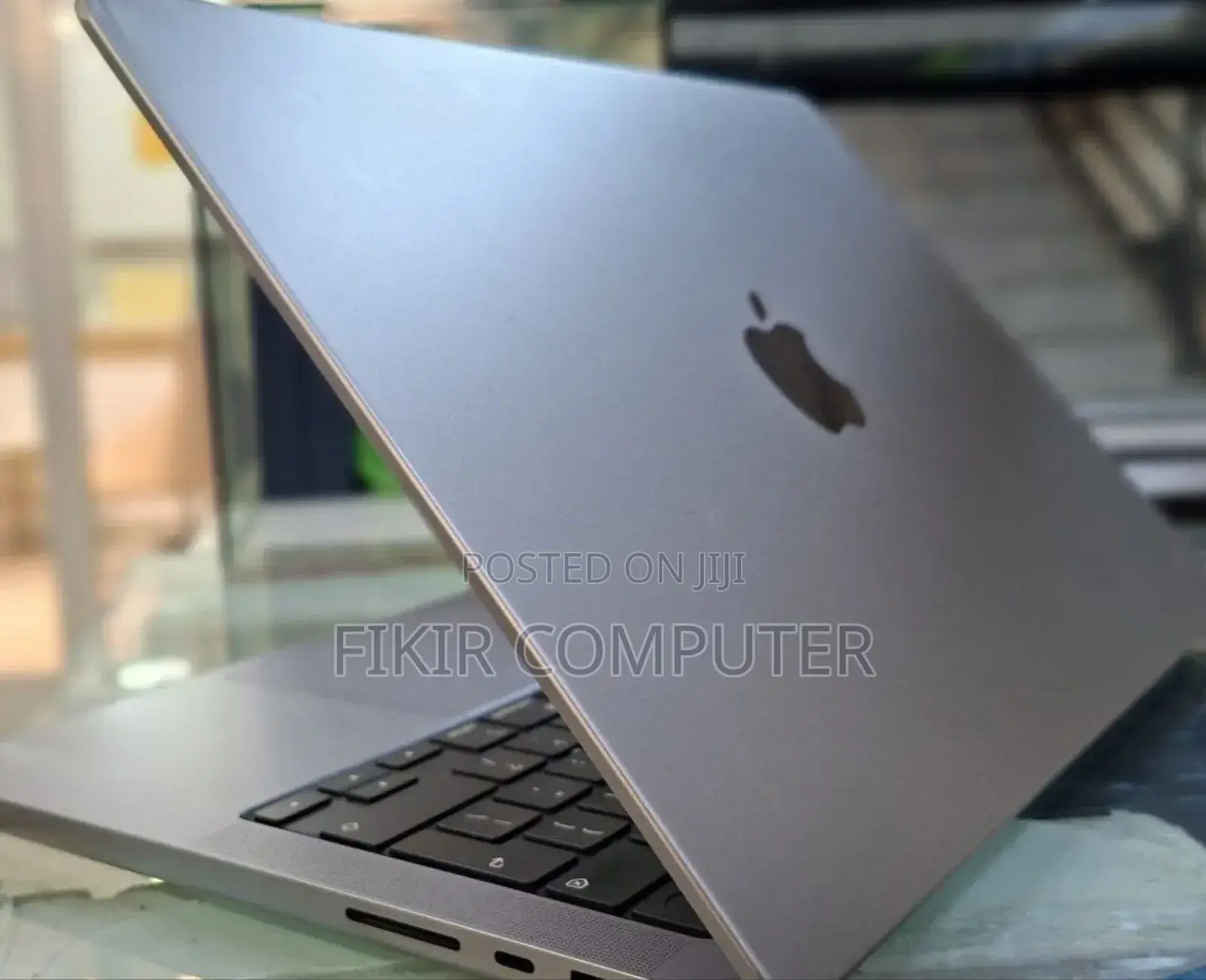 New Laptop Apple MacBook Pro 2021 M1 16GB Apple M1 Pro SSD 512GB