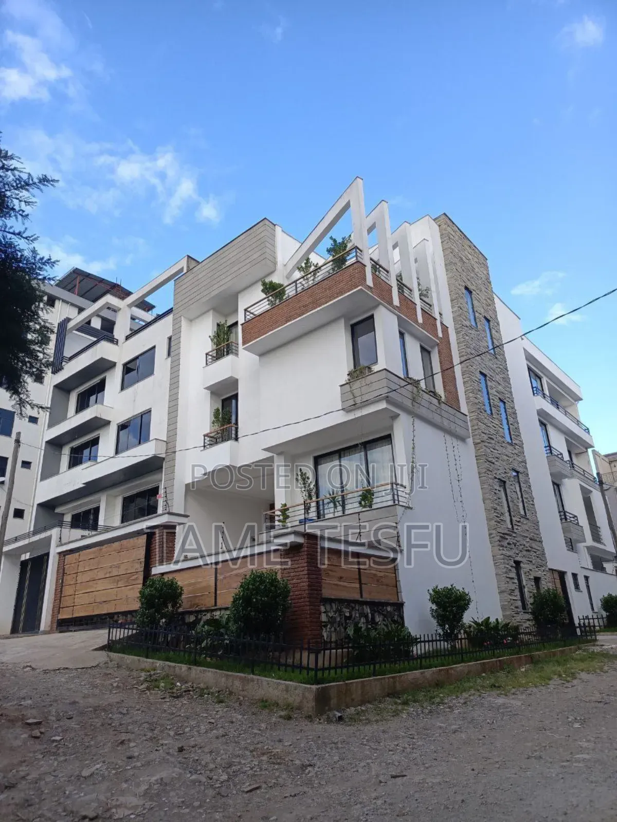 Furnished 8bdrm House in ሀያት, Bole for sale