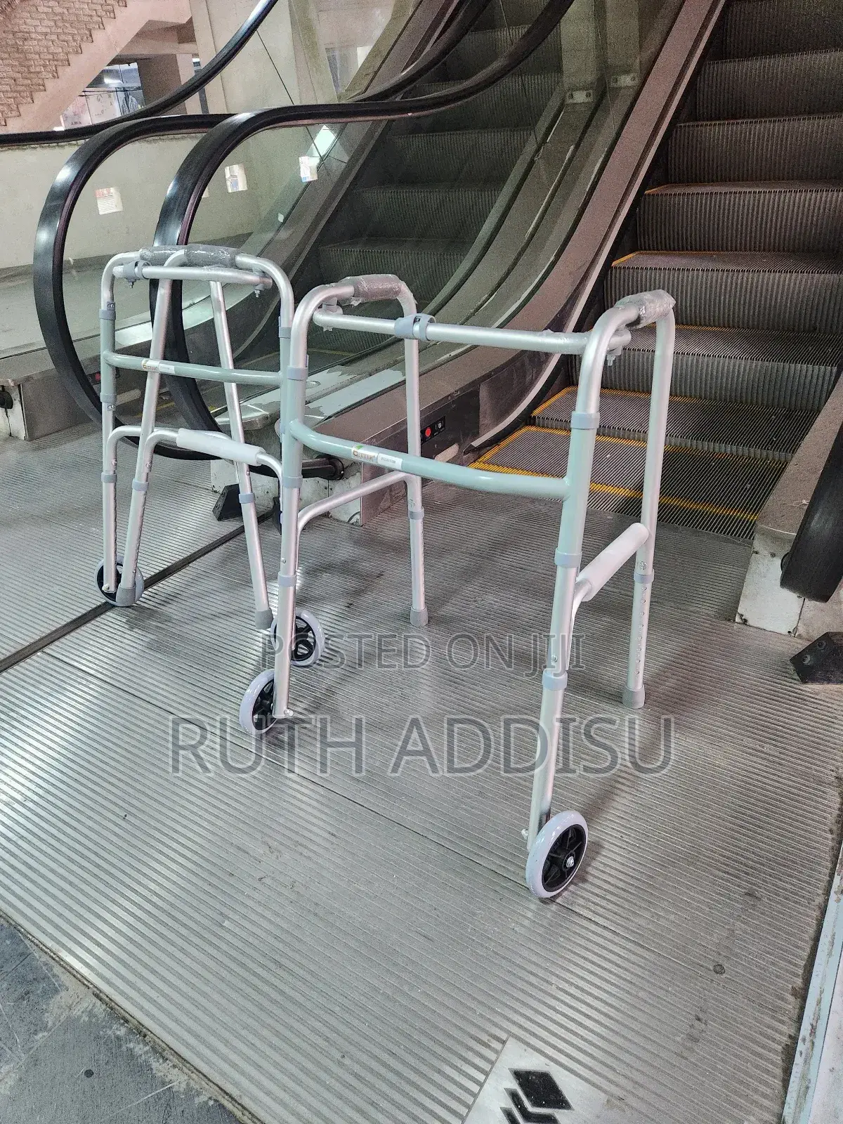 With Wheels Rehabilitation Walker堥你medical Walker者或almunium Walker