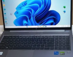 Photo - New Laptop HP 16GB Intel Core I5 SSD 512GB