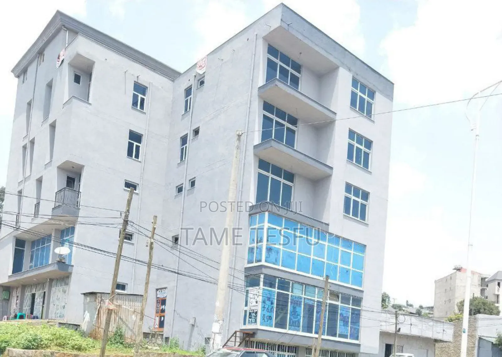 20bdrm House in ወሰን ባንክ 70ሚ አለበት, Yeka for sale