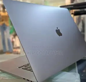 Photo - New Laptop Apple MacBook Pro 2019 32GB Intel Core I9 SSD 1T