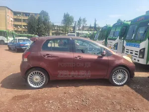 Toyota Yaris 2010 Burgundy