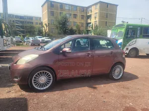 Toyota Yaris 2010 Burgundy
