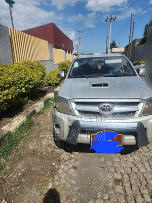 Toyota Hilux 2011 Silver