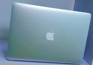 New Laptop Apple MacBook Pro 2017 8GB Intel Core I5 SSD 128GB