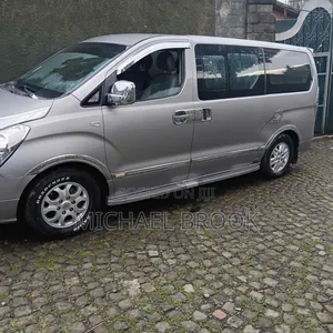 Hyundai Starex 2015 Silver