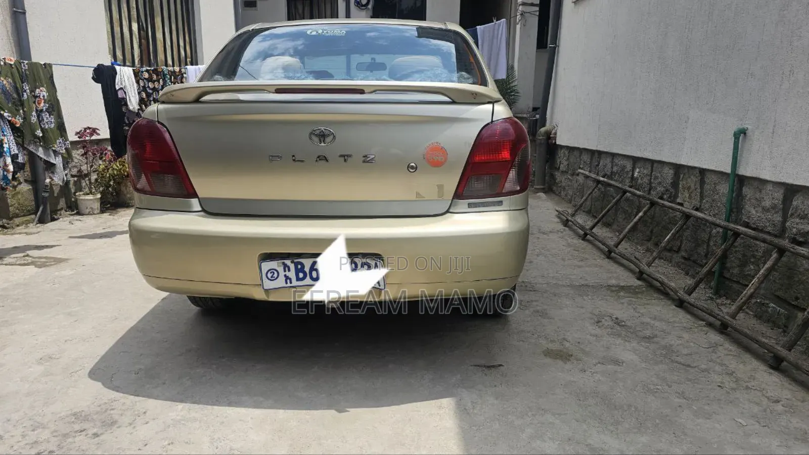 Toyota Platz 2001 Gold