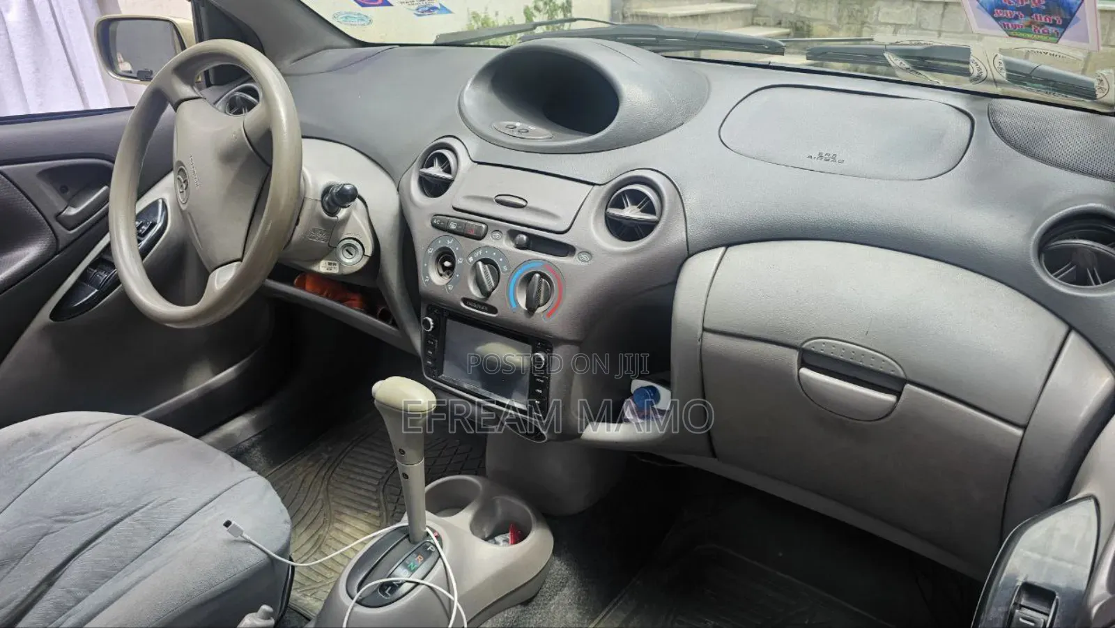 Toyota Platz 2001 Gold