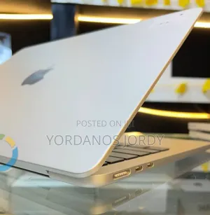 New Laptop Apple MacBook Air 2022 M2 8GB Apple M2 SSD 256GB