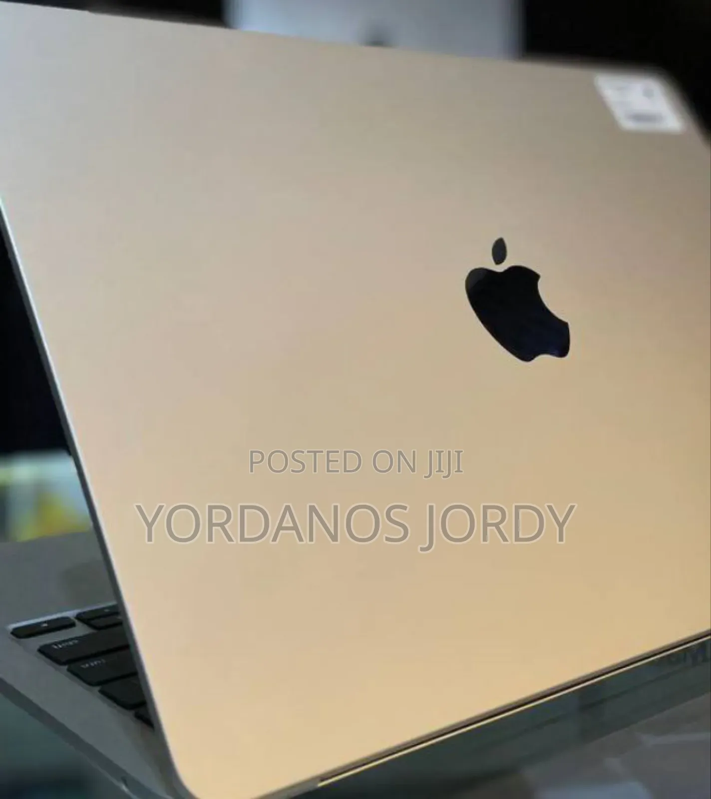 New Laptop Apple MacBook Air 2022 M2 8GB Apple M2 SSD 256GB