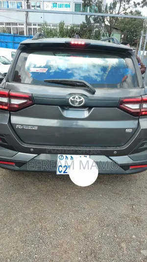 Photo - Toyota Raize 2022 Gray