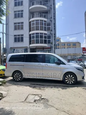 Mercedes-Benz 300E 2023 Silver