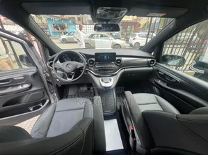 Mercedes-Benz 300E 2023 Silver