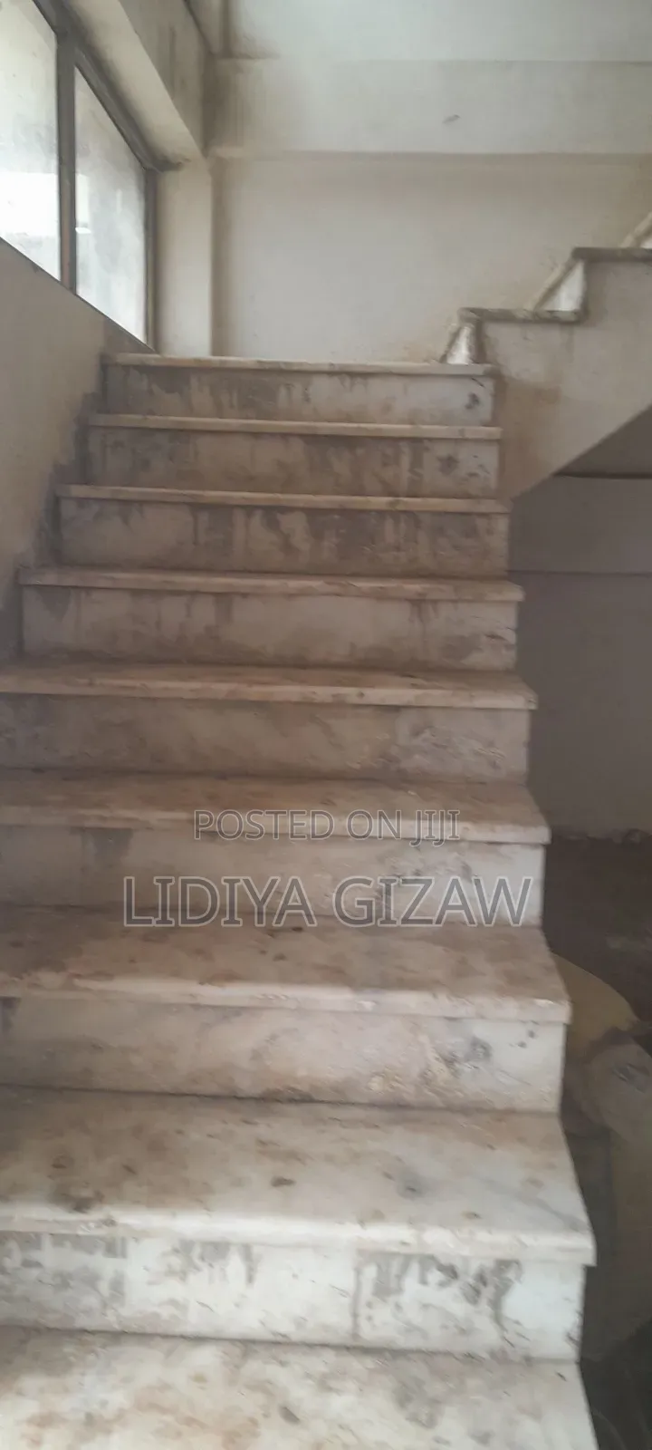 5bdrm House in Akaky Kaliti for sale