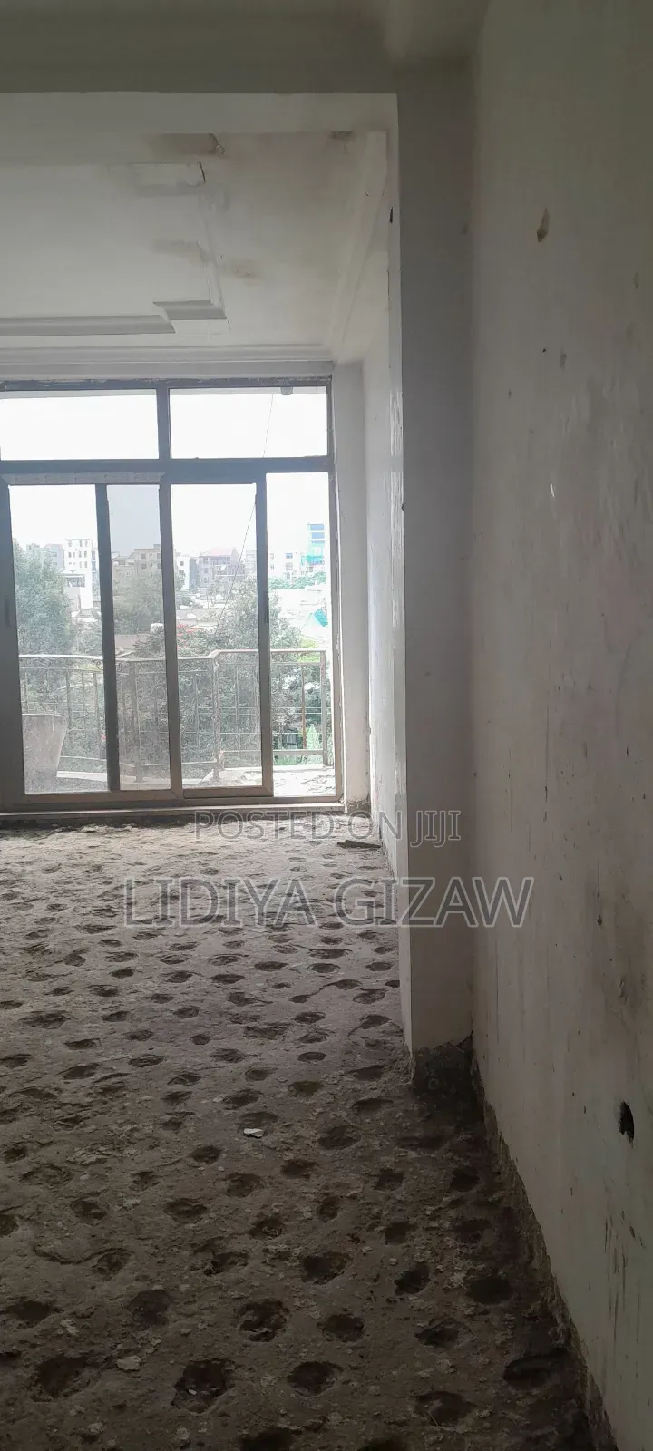 5bdrm House in Akaky Kaliti for sale